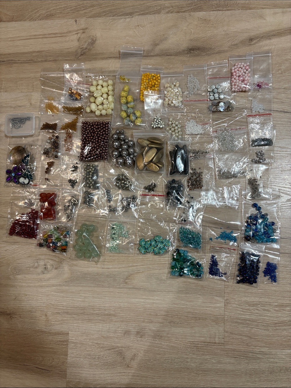 BEADS || random assortment of beads for jewelry making - Picture 5 of 12